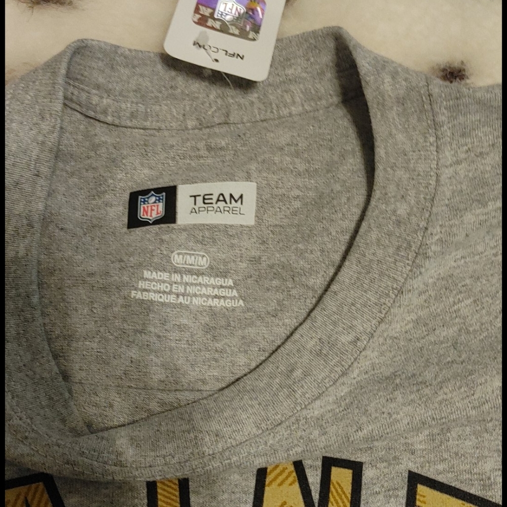NFL Saint's tee - Picture 3 of 5